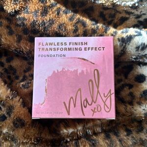 Mally Flawless Finish Transforming Effect Foundation — Beige